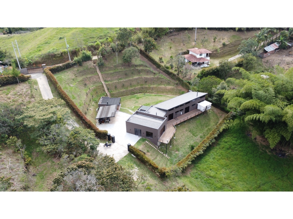 SE VENDE CASA CAMPESTRE EN SAN ANTONIO DE PEREIRA-VEREDA LA SAMARIA