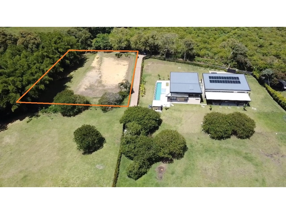 SE VENDE LOTE EN RIO NEGRO - VILACHUAGA