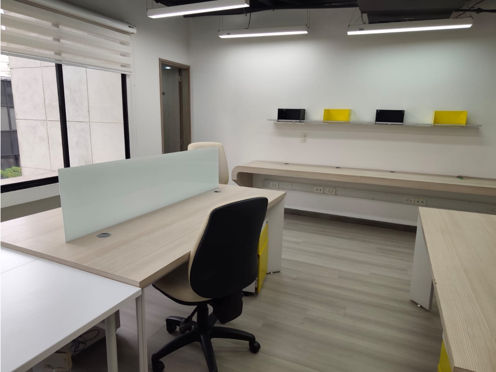 ARRIENDO OFICINA EN EL POBLADO MILLA DE ORO. — foto 2