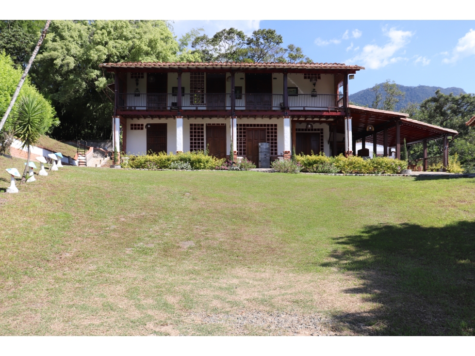 ESPECTACULAR FINCA PARA LA VENTA EN VENECIA