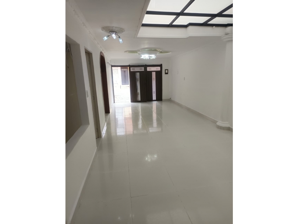 VENTA DE CASA EN OBRERO BELLO 1ER PISO CON GARAJE "HERMOSA" — foto 4