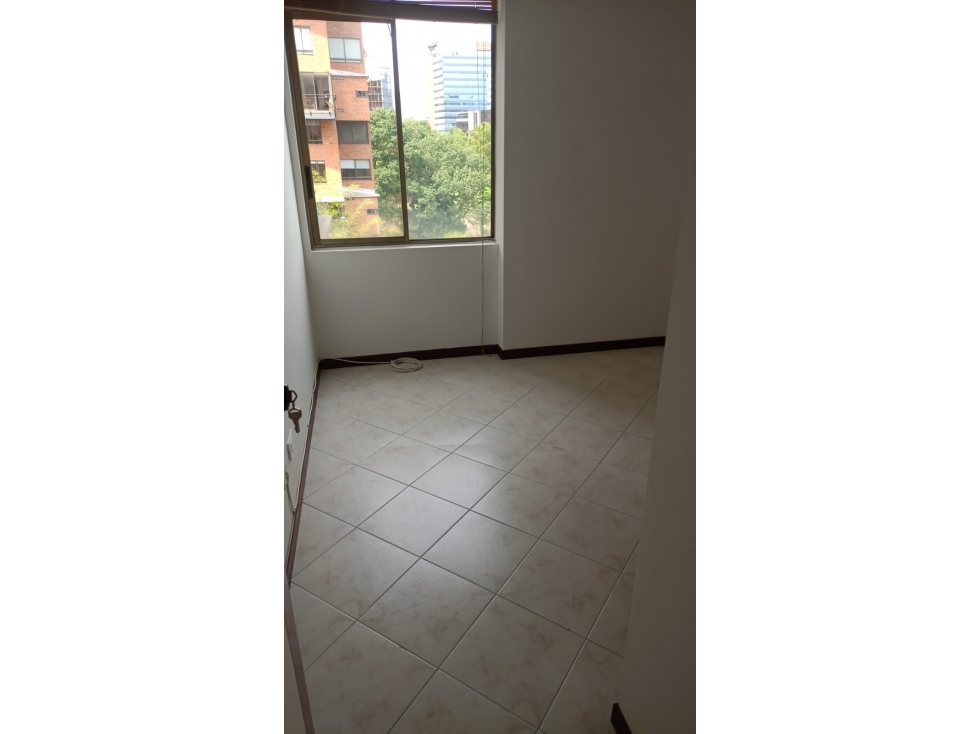 VENDO APARTAMENTO EN CASTROPOL PARA REMODELAR — foto 4