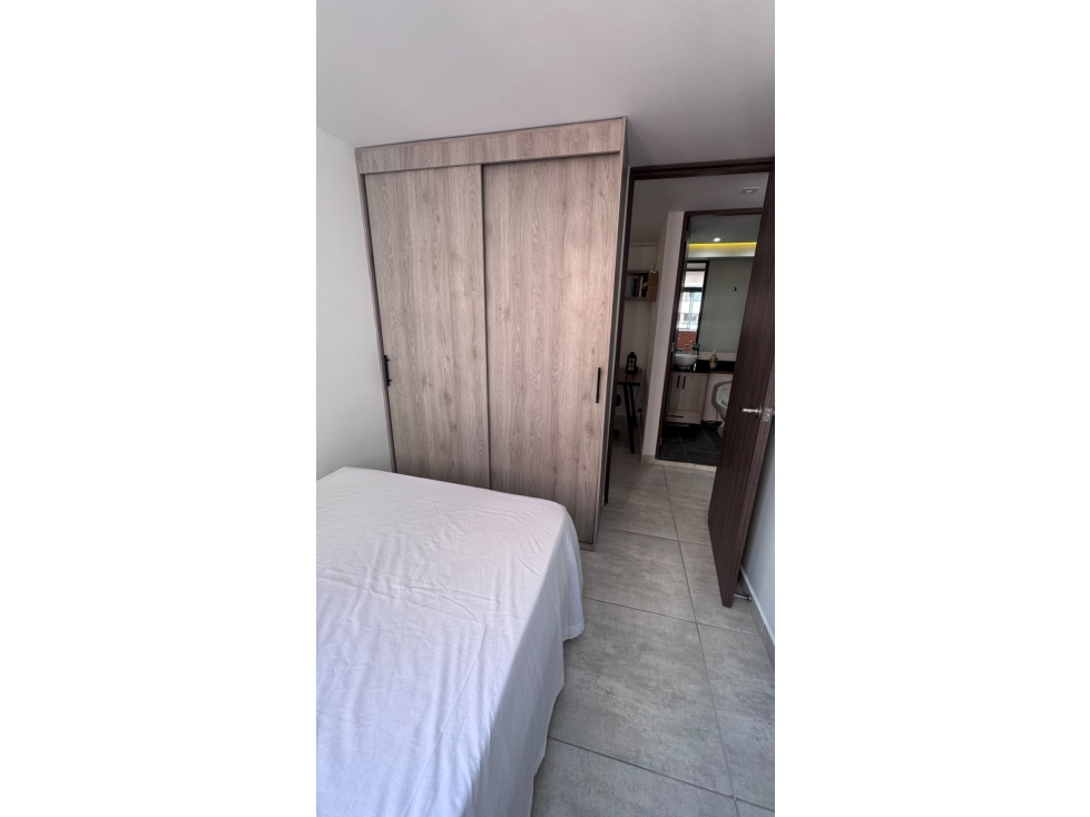 VENTA DE APARTAMENTO EN MEDITERRANEA CON PARQUEADERO Y UTIL — foto 2