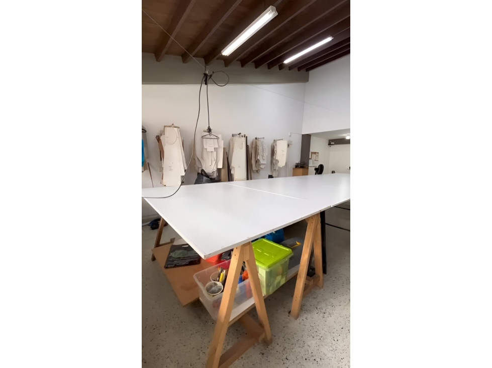 VENDO OFICINA EN EL CENTRO