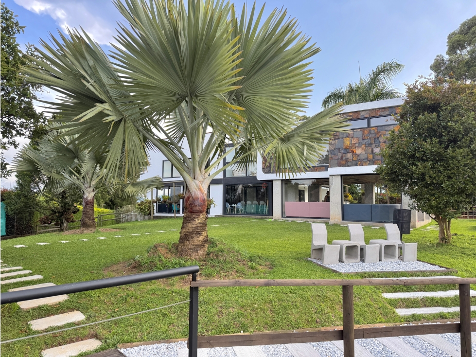 Casa de diseño y vocacion ecuestre en Rionegro