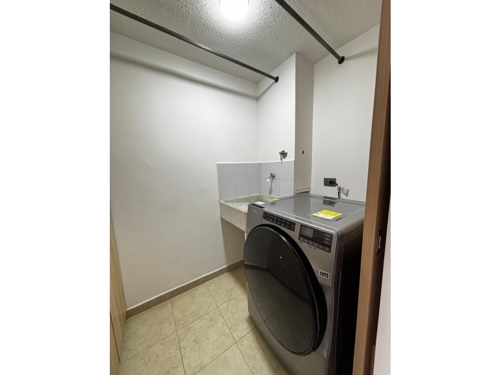 APARTAMENTO LOMA DE LOS BERNAL, CERCA AL EURO — foto 6