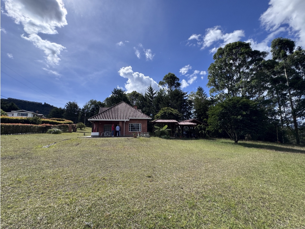 SE VENDE CASA CAMPESTRE EN RIO NEGRO VEREDA SAJONIA
