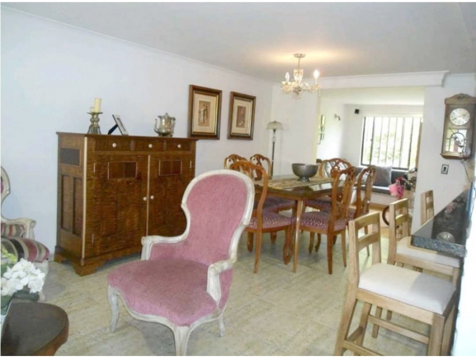 VENTA DE CASA EN LA LOMA DE LOS BERNAL.