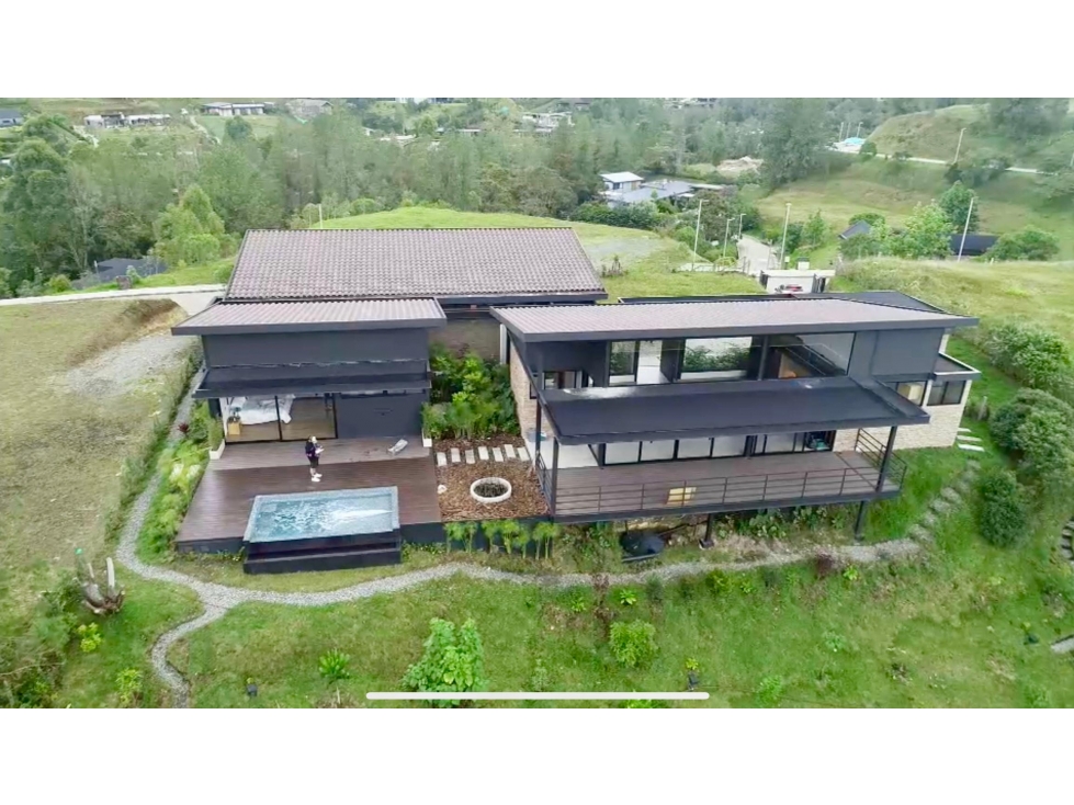 SE VENDE CASA CAMPESTRE EN EL RETIRO