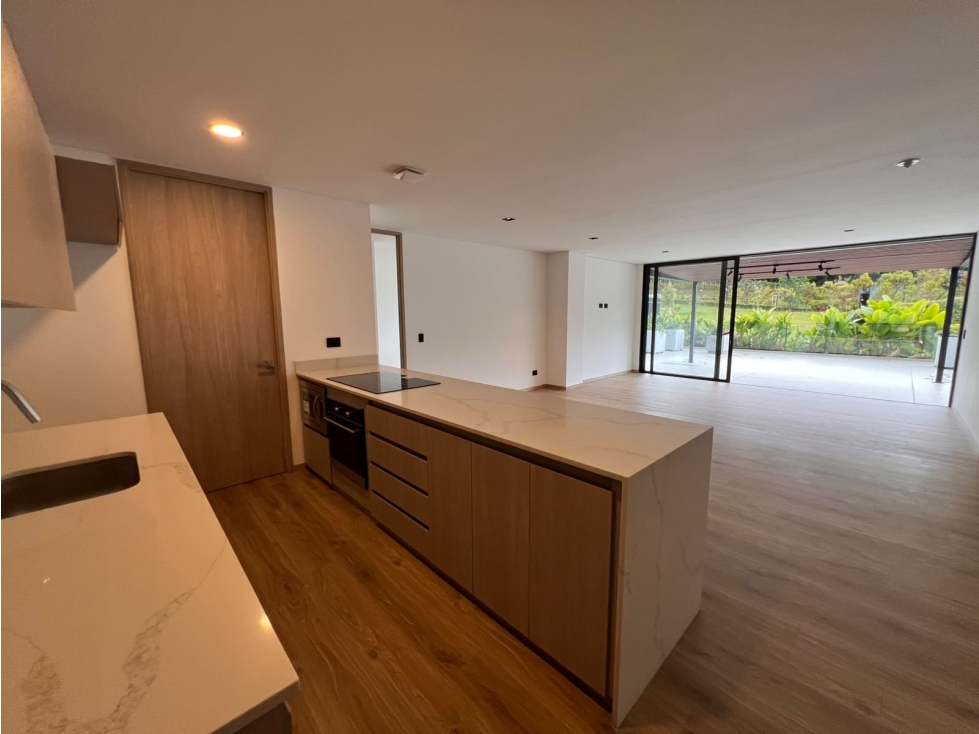 Venta de apartamento en Sajonia con terraza privada para estrenar