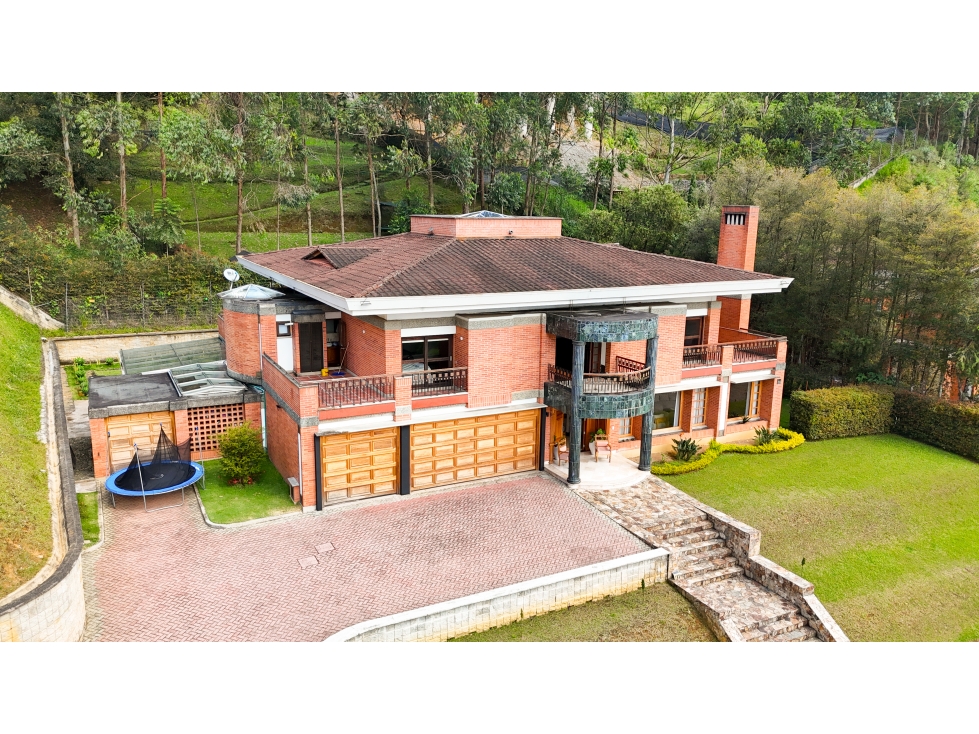VENTA ESPECTACULAR CASA EN LA CALERA POBLADO