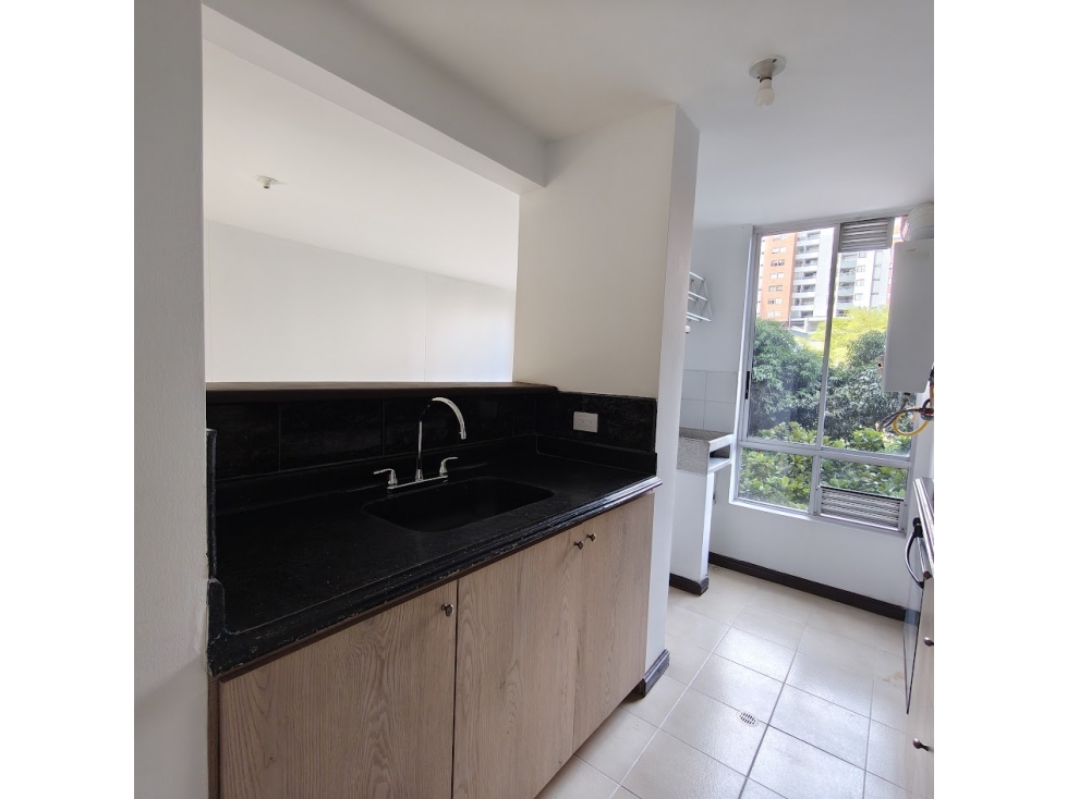 Apartamento en venta El Poblado, sector Loma de San Julián. — foto 4