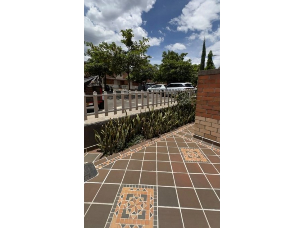 VENTA CASA UNIFAMILIAR LA MOTA