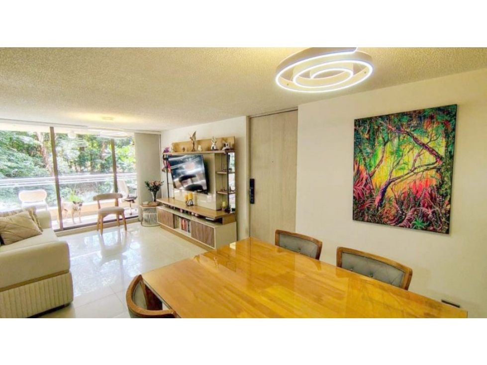 VENTA DE APARTAMENTO EN LA LOMA DE LOS BERNAL. ESPACIO GENEROSO, — foto 2