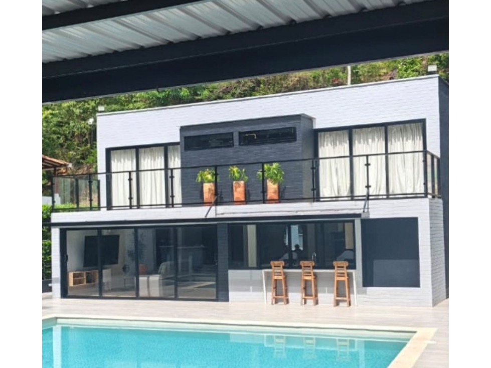 SE VENDE CASA CAMPESTRE EN SANTA FE DE ANTIOQUIA (ROD)