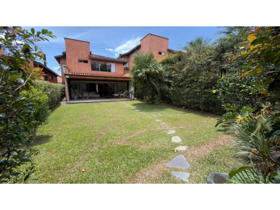 VENTA CASA ESPECTACULAR SECTOR LA INTERMEDIA ENVIGADO