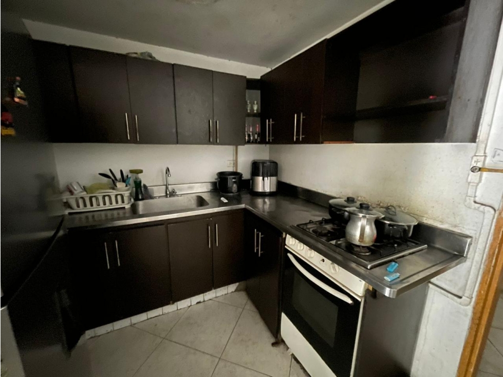 VENDO APARTAMENTO EN LOS COLORES — foto 2