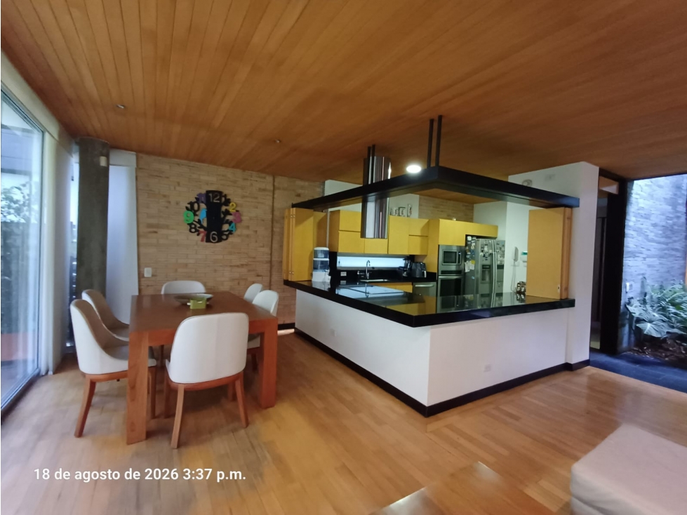 VENDO CASA EN ENVIGADO EN UNIDAD EN LOMA DEL ATRAVEZADO