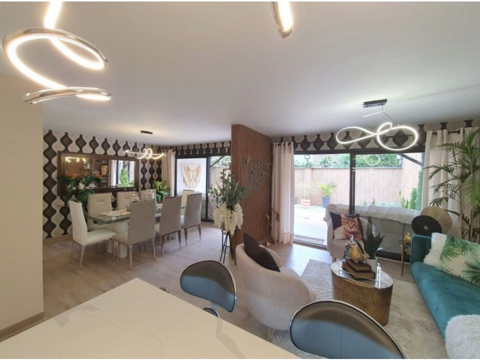 VENTA DE CASA EN EL POBLADO.