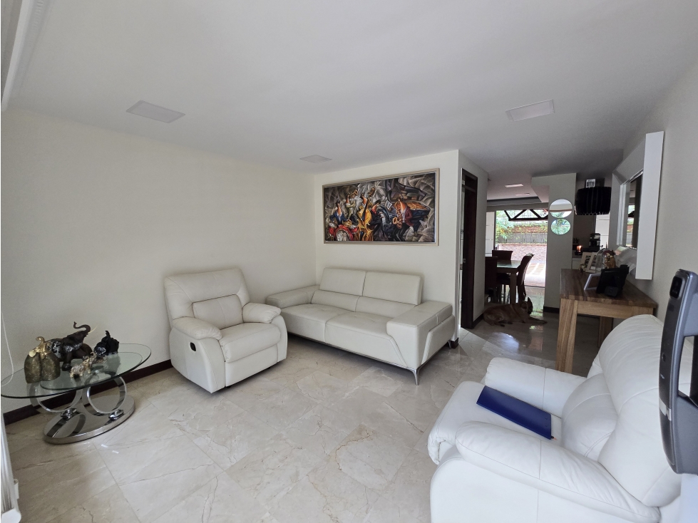 VENTA DE CASA EN LA LOMA DE LOS BERNAL.