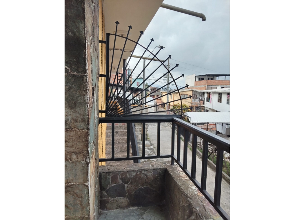 SE VENDE SEGUNDO PISO CASA EN EL 12 DE OCTUBRE — foto 2