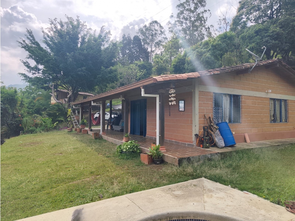 VENTA CASA FINCA COPACABANA LOMA LOS MONTOYA.