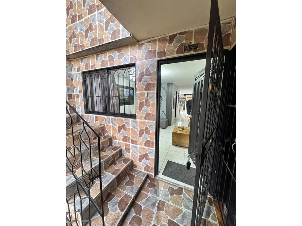 VENDO CASA EN ROBLEDO EL DIAMANTE PISO 3