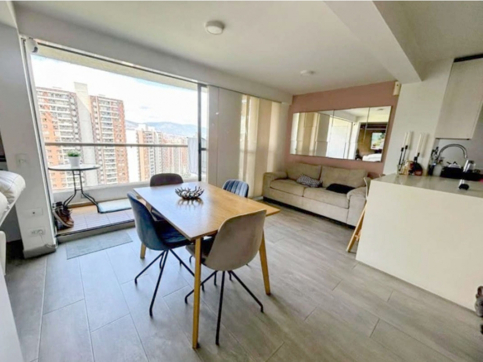 VENTA DE APARTAMENTO EN LA LOMA DE LOS BERNAL.