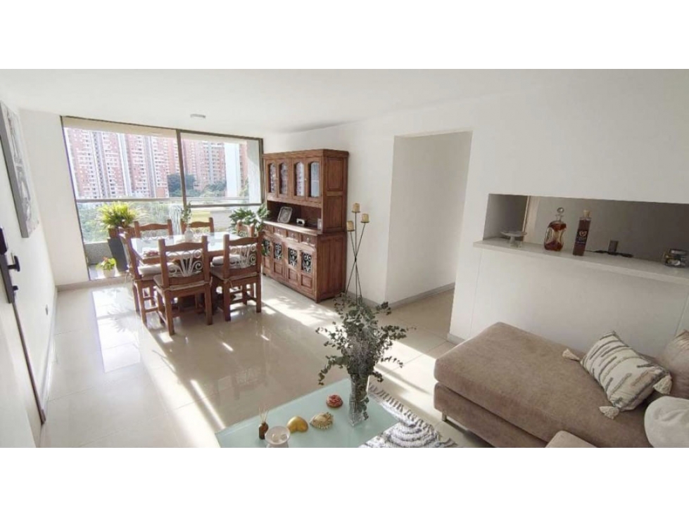 VENTA DE APARTAMENTO EN LA LOMA DE LOS BERNAL.