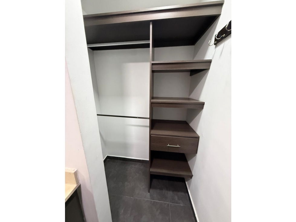 VENTA DE APARTAMENTO EN LOS ARBOLES CON PARQUEADERO Y UTIL — foto 6