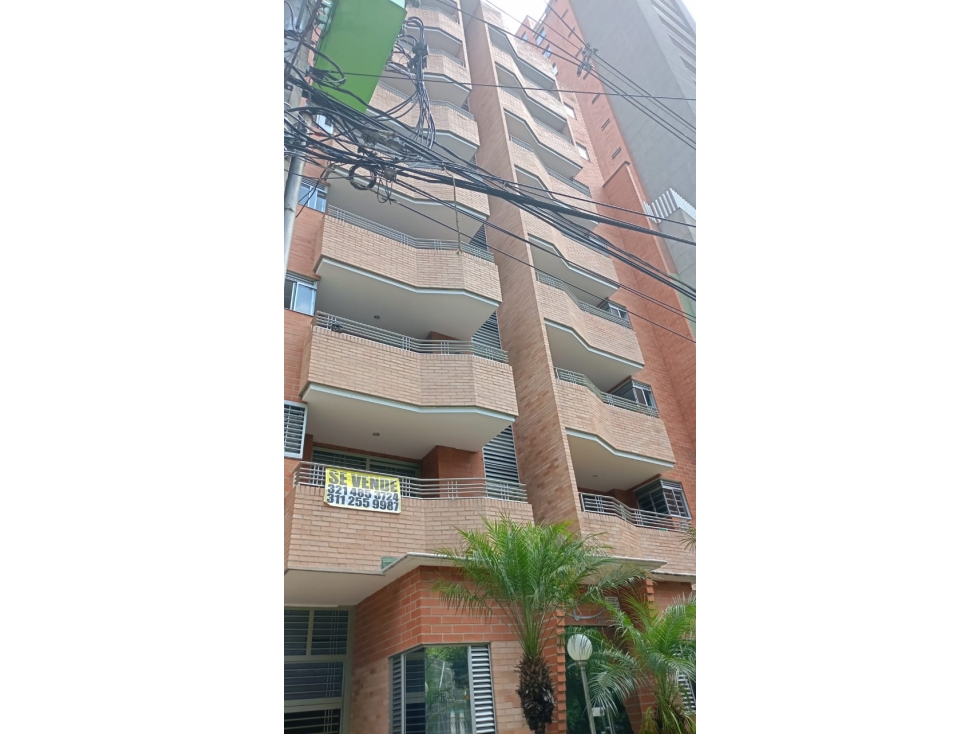 VENDO AMPLIO APARTAMENTO PISO BAJO EN CONQUISTADORES