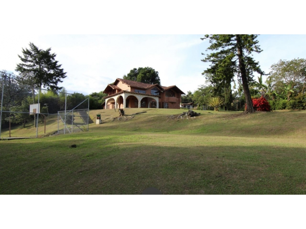 Venta de finca en Rionegro, a solo 2 km del Aeropuerto internacional — foto 2