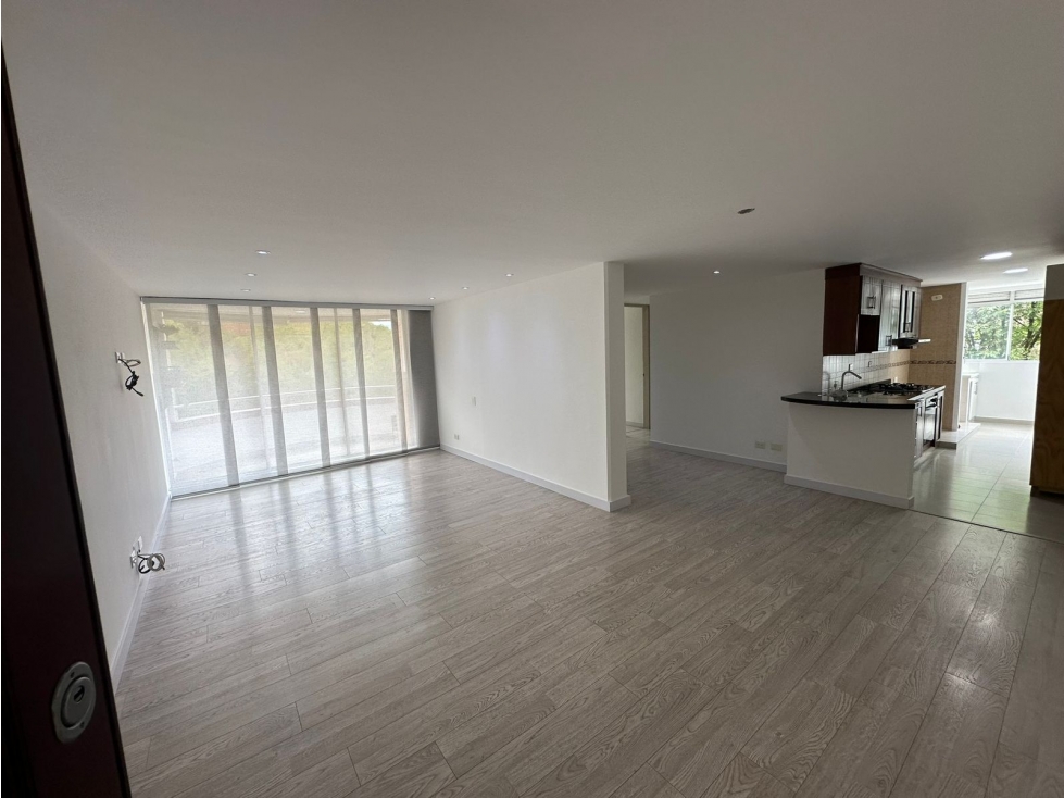 VENDO APARTAMENTO LOMA DE LOS BALSOS EXCELENTE UBICACION — foto 6