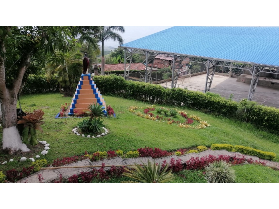 SE VENDE FINCA DE DESCANSO EN EL MUNICIPIO DE VENECIA