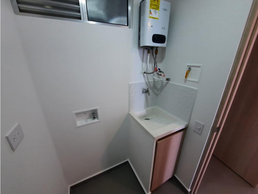 ARRIENDO APARTAMENTO MEDELLIN SECTOR SANTA FE, FRENTE CIUDAD DEL RIO. — foto 3