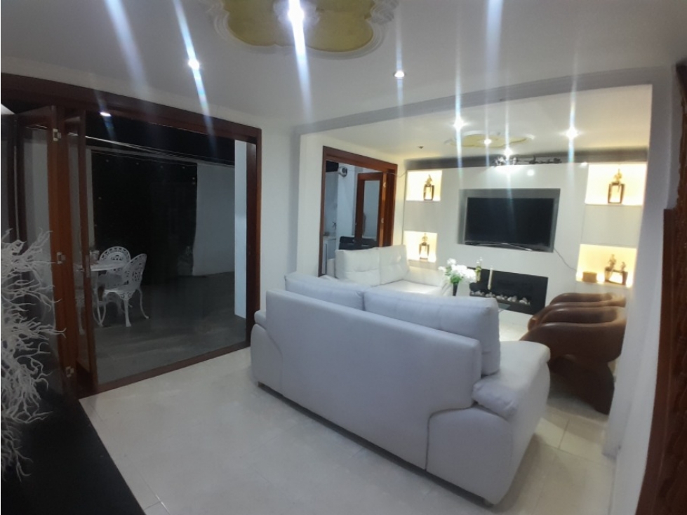 CASA UNIFAMILIAR EN VENTA SECTOR CALASANZ PARTE BAJA