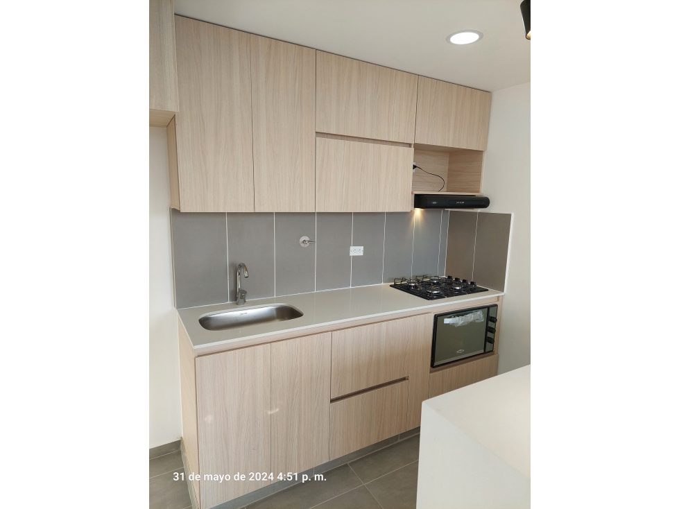 VENDO APARTAMENTO EN RIONEGRO. URB. PINARES