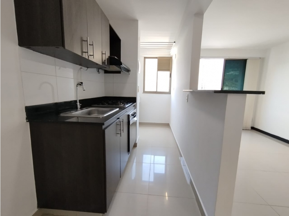 VENTA DE APARTAMENTO EN CEIBA DEL NORTE CON PARQUEADERO Y UTIL — foto 2