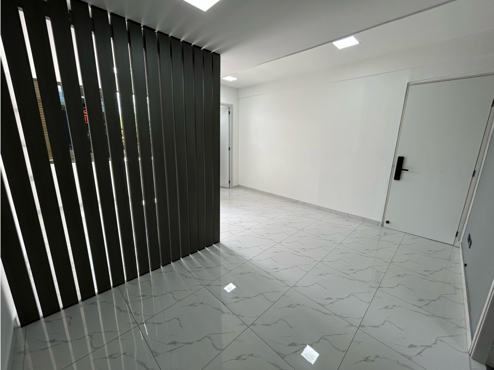 VENTA DE HERMOSA OFICINA EN CONQUISTADORES — foto 2