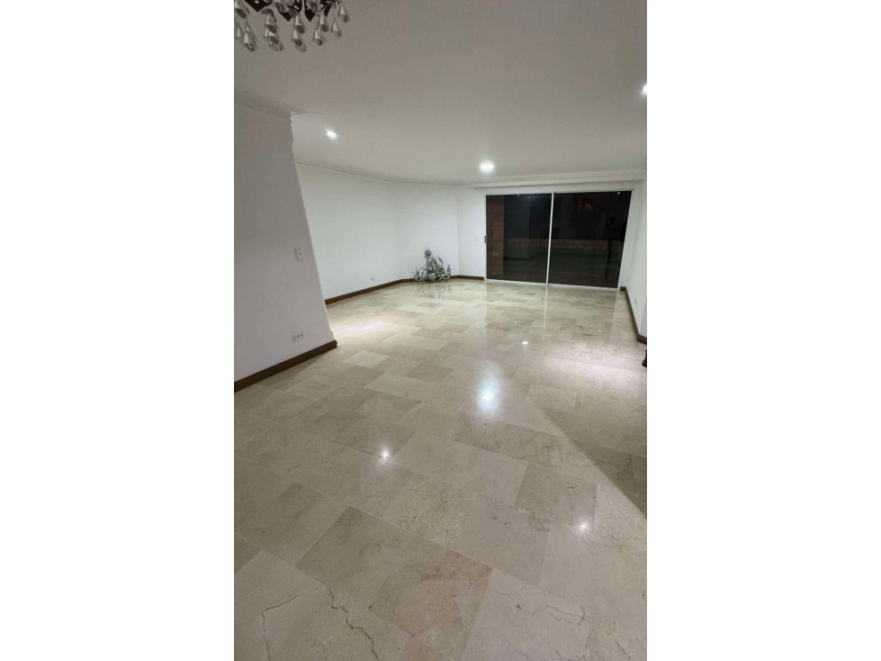 APARTAMENTO LAURELES, CERCA AL SEGUNDO PARQUE — foto 4