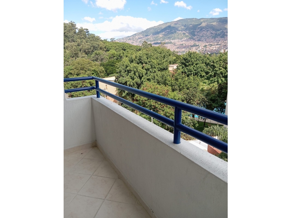APARTAMENTO CARLOS E RESTREPO
