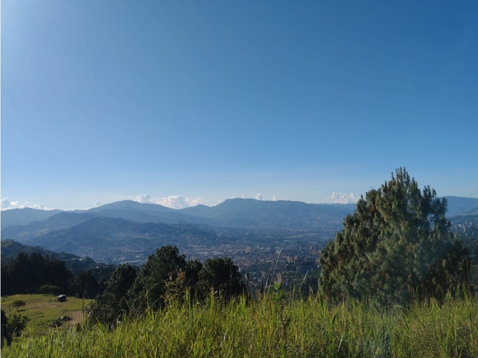 LOTE CON INCREIBLE VISTA EN VENTA EN EL SALADO ENVIGADO AJ