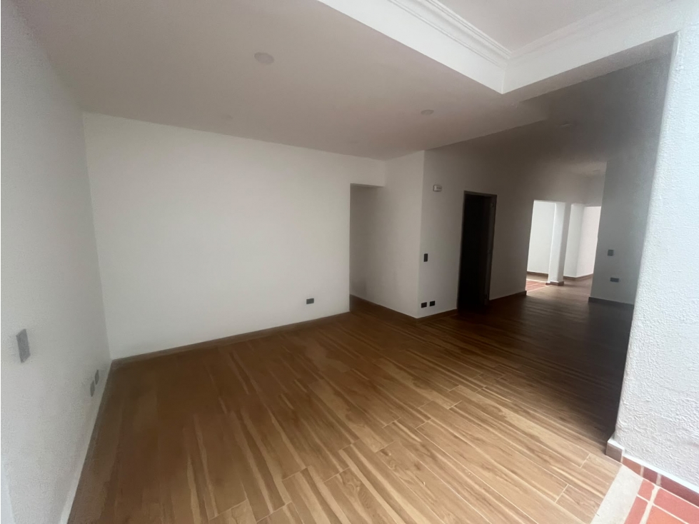 VENDO CASA PH EN LAURELES