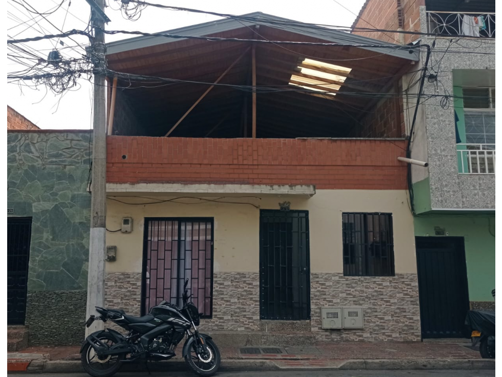 Venta de Casa con Plancha en Bello Sector Cóngolo.
