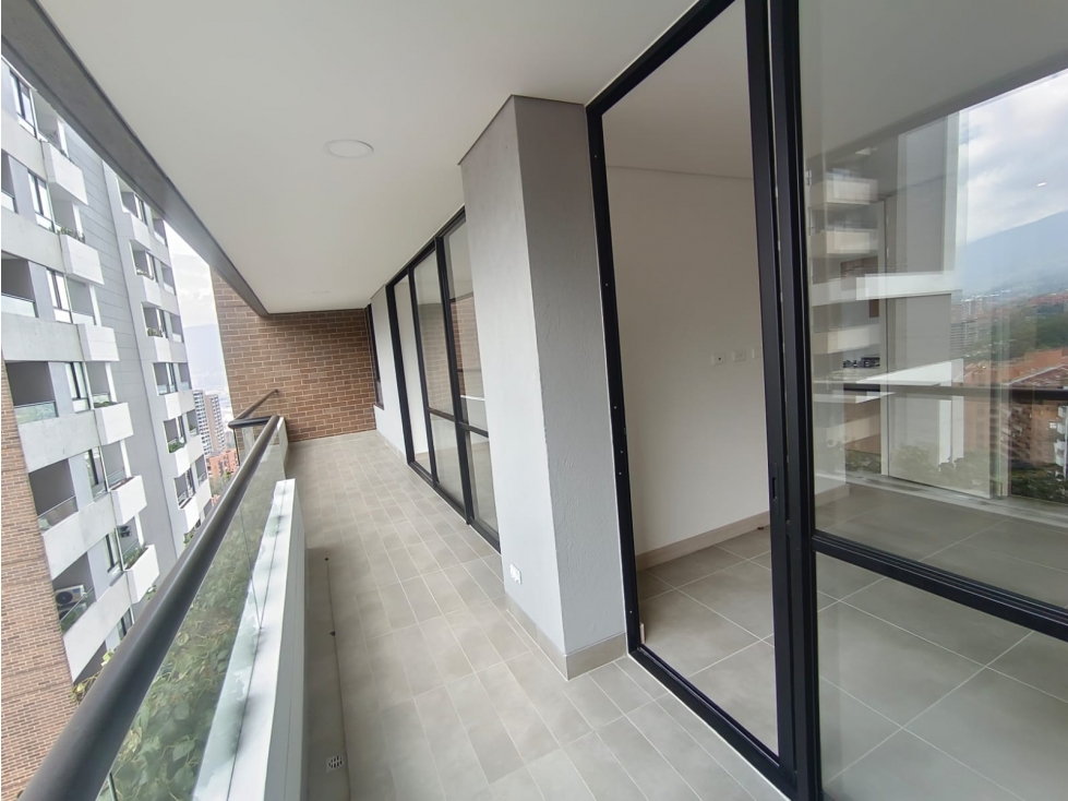 Venta de apartamento en El Poblado con gran balcón y vista NUEVO — foto 5