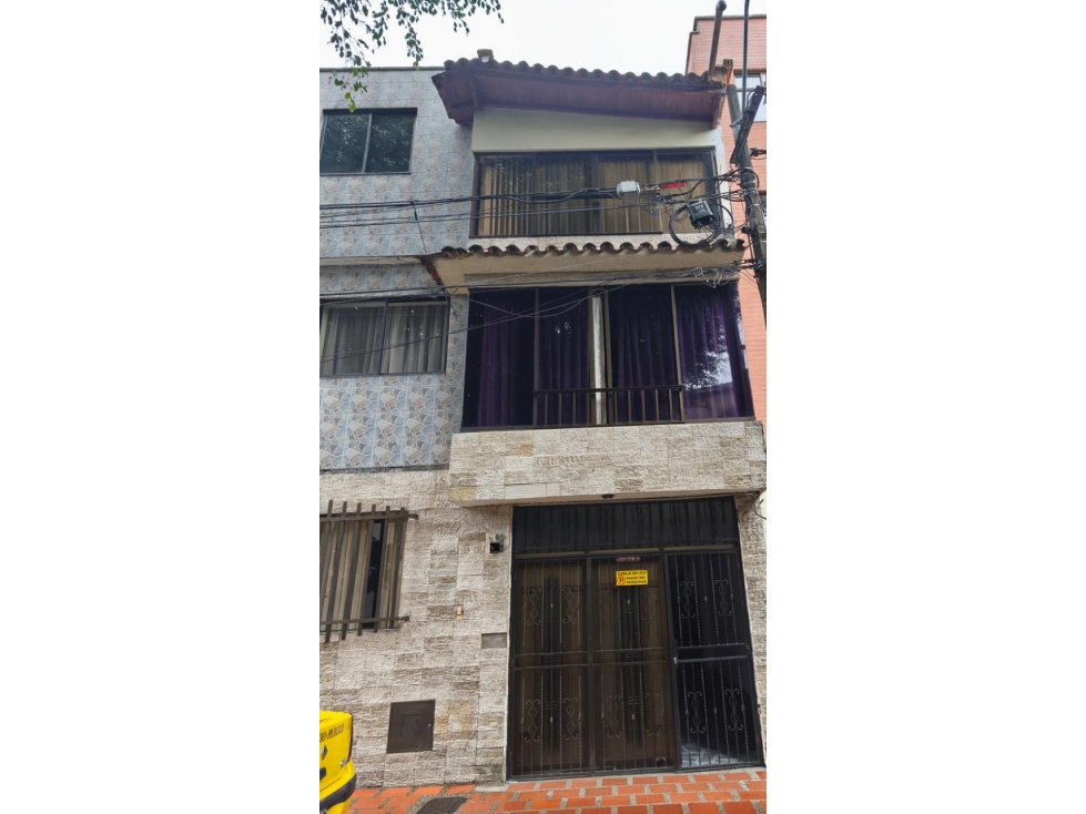 CASA DE TRES NIVELES ENVIGADO LA MAGNOLIA TERMINA EN TECHO