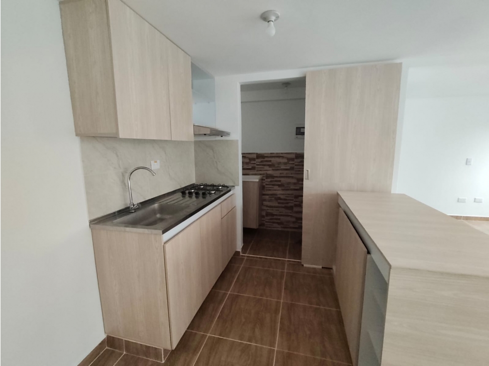 ARRIENDO APARTAMENTO EN BELLO SECTOR VALADARES. — foto 2