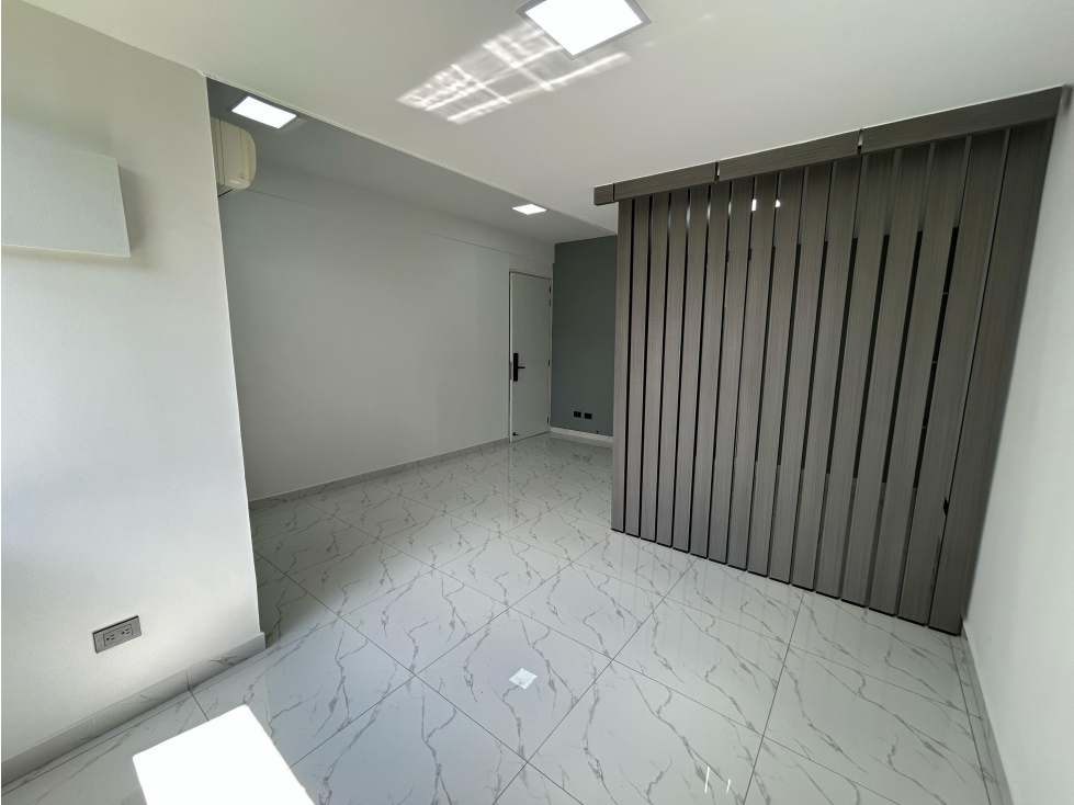 VENTA DE HERMOSA OFICINA EN CONQUISTADORES — foto 4