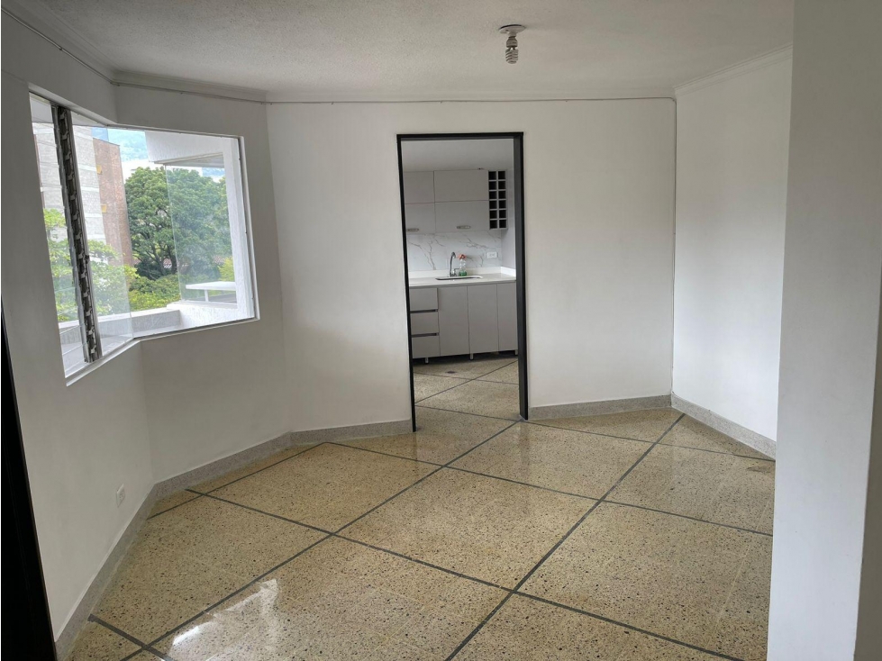 ALQUILER DE HERMOSO APARTAMENTO EN CONQUISTADORES — foto 2
