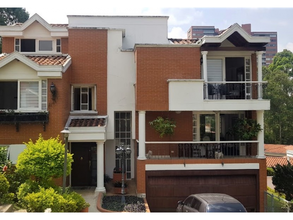 CASA EN VENTA LA COLA DEL ZORRO POBLADO MEDELLIN UNIDAD CERRADA — foto 2
